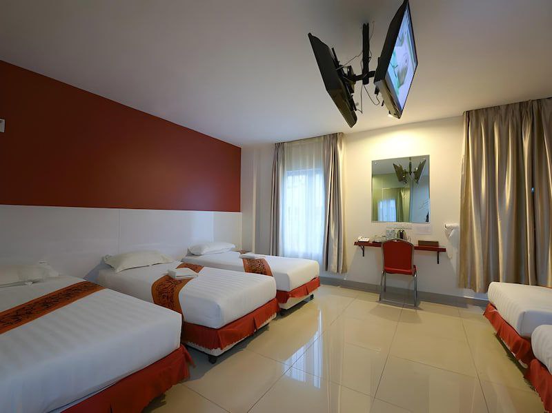 photo 6106965375317642004 x