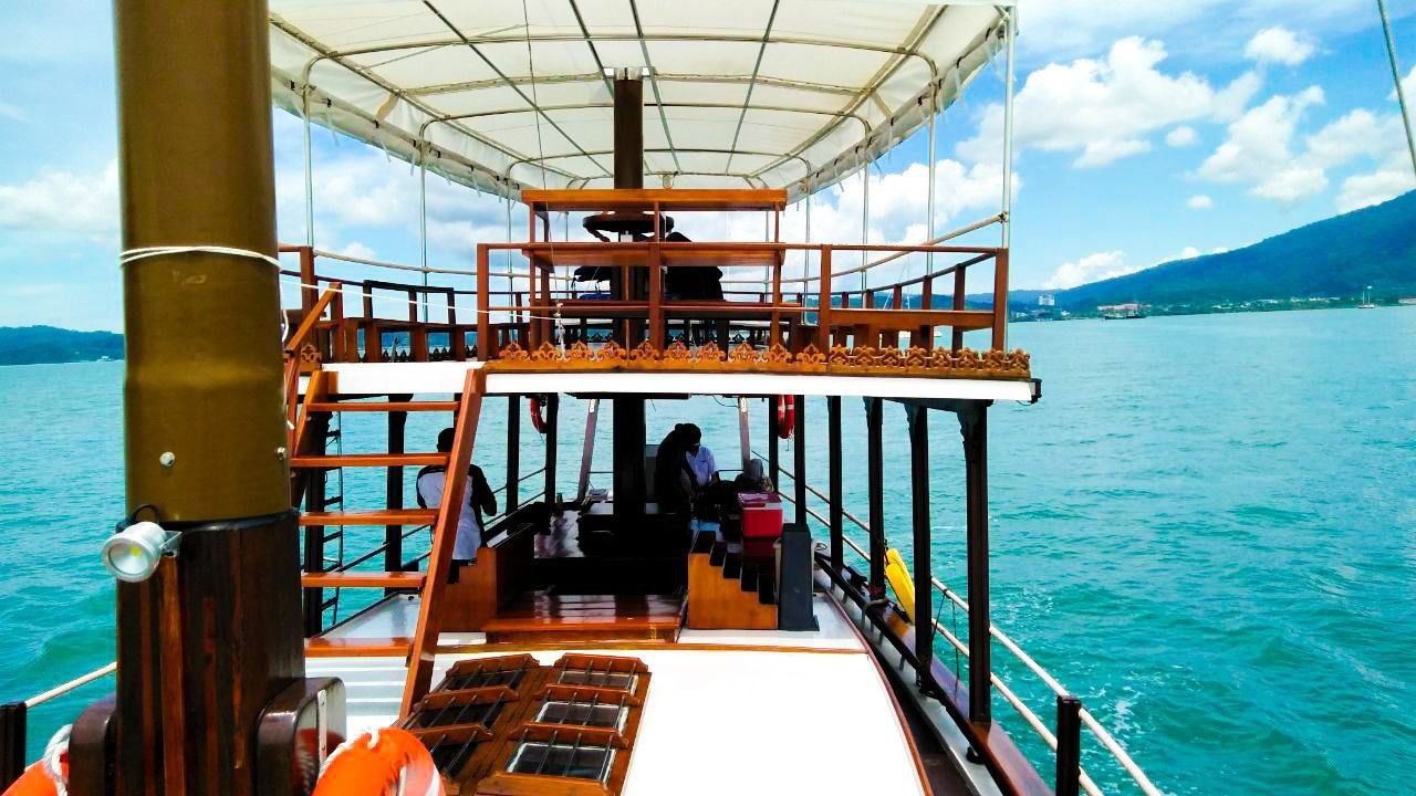 photo 6106965375317642008 y